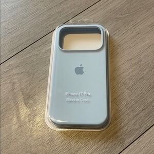 Apple iPhone 17 Pro Silicone Case - Light Blue